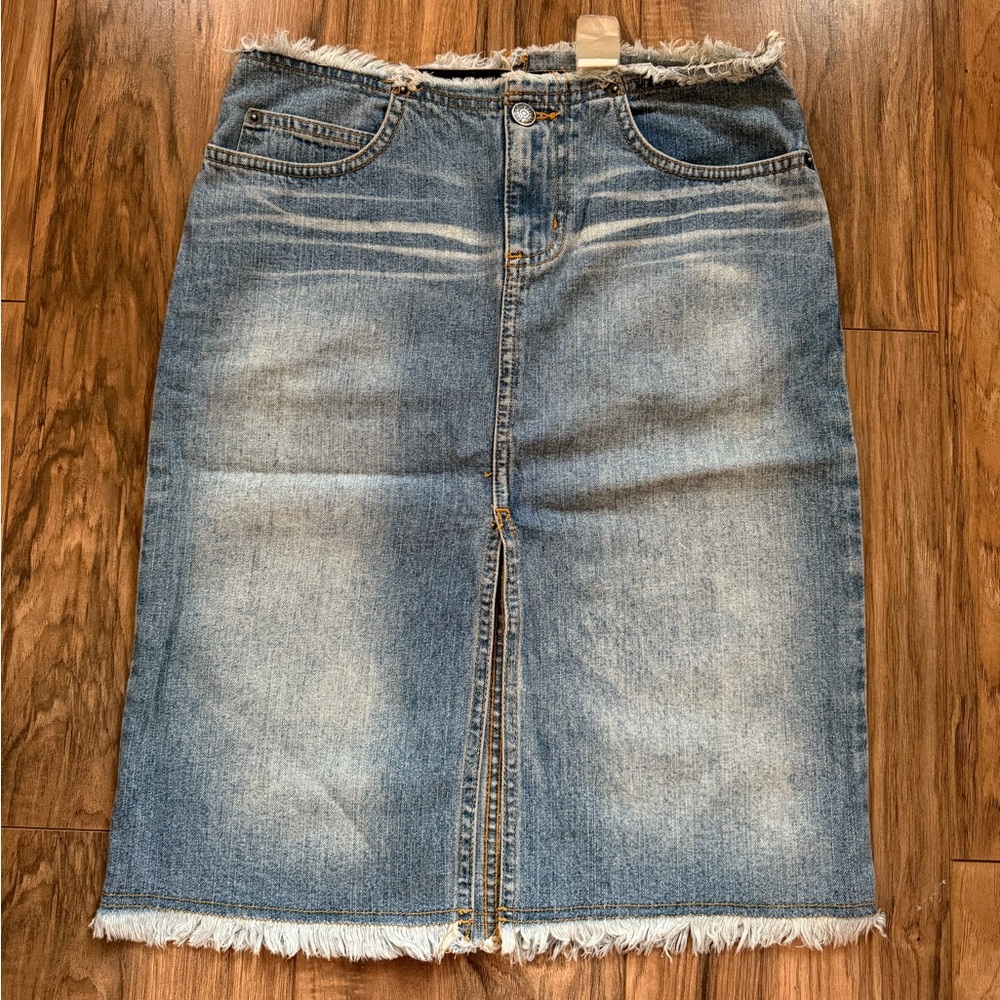 Frayed Hem Light Wash Denim Midi Skirt